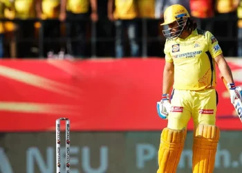 For CSK, MS Dhoni batting at No. 9 doesn't work: Irfan Pathan