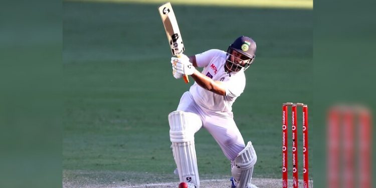 In the Sydney Test of 2021, Ravi Shastri shared how he lifted disheartened Rishabh Pant's spirits with the words, "Aur Khatarnak fashion mein out hoja."