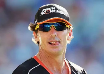 Brad Hogg said of the India vs. Australia T20 World Cup 2024 final, "It'd absolutely love to happen."