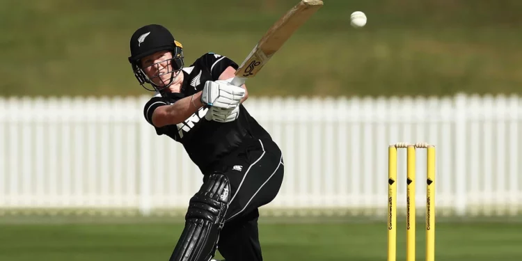 Lauren Down rejoins the central contracts list of New Zealand