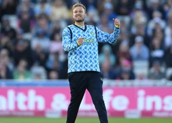 Yates places Bears on the platform before the spinners bind Notts