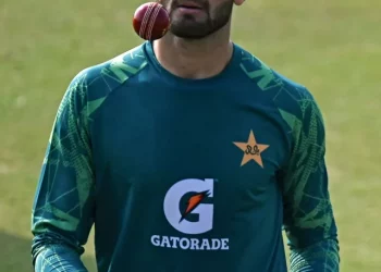 Here are the names of five bowlers who managed to dismiss both Kohli and Rohit in a single T20 World Cup match.