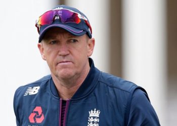 Andy Flower harshly criticises New York's drop-in pitch and outfield