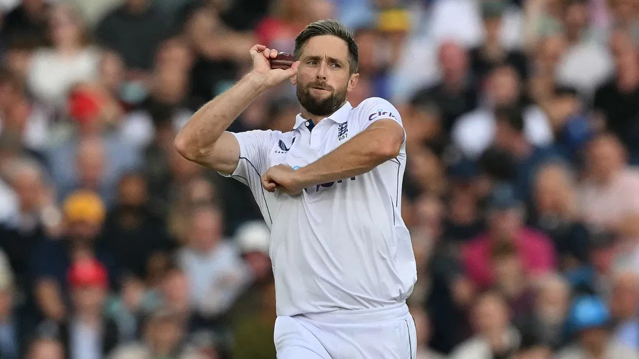 Watch: In the third Test against Sri Lanka, Chris Woakes turns to a spinner