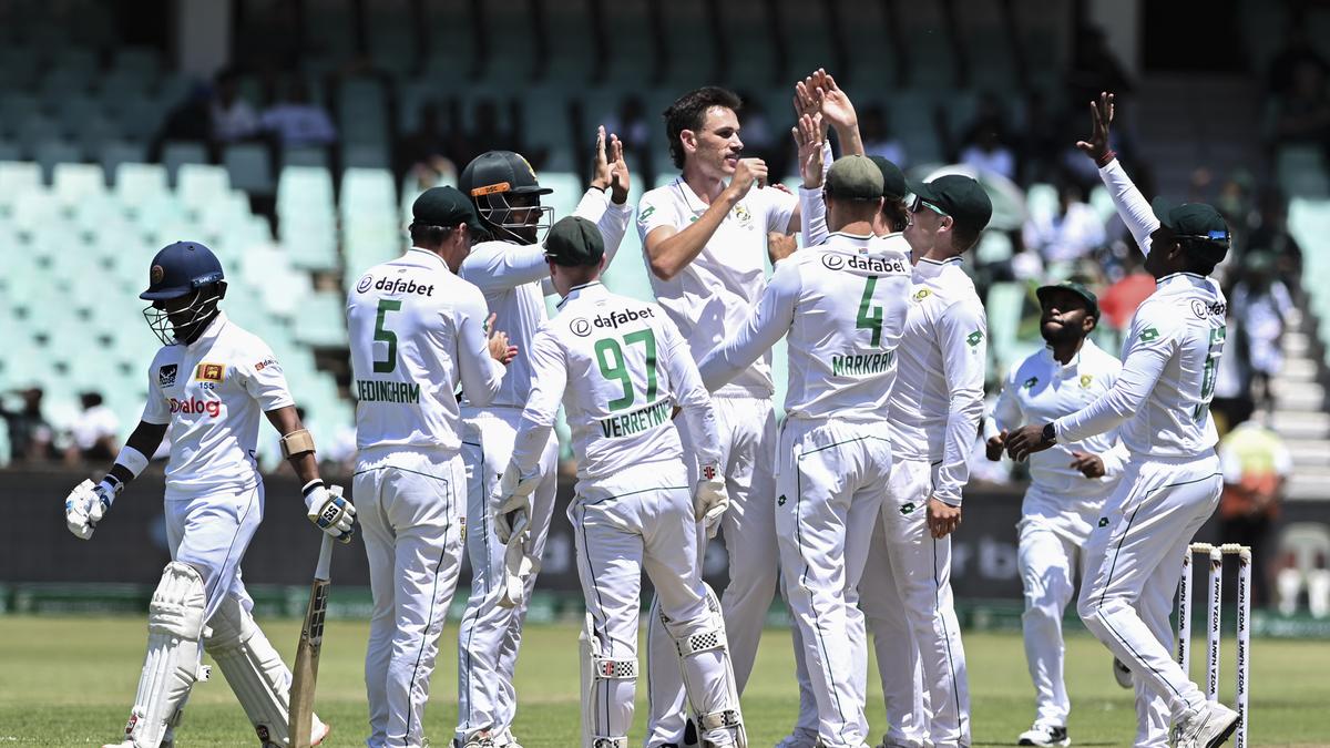 Twitter Reactions: 19-wicket day ends with South Africa on top vs Sri Lanka on Day 2