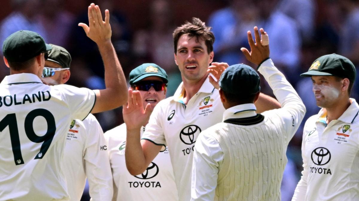 Twitter Reactions: Australia quicks trigger India's top order collapse on rain-marred Day 3 in Brisbane