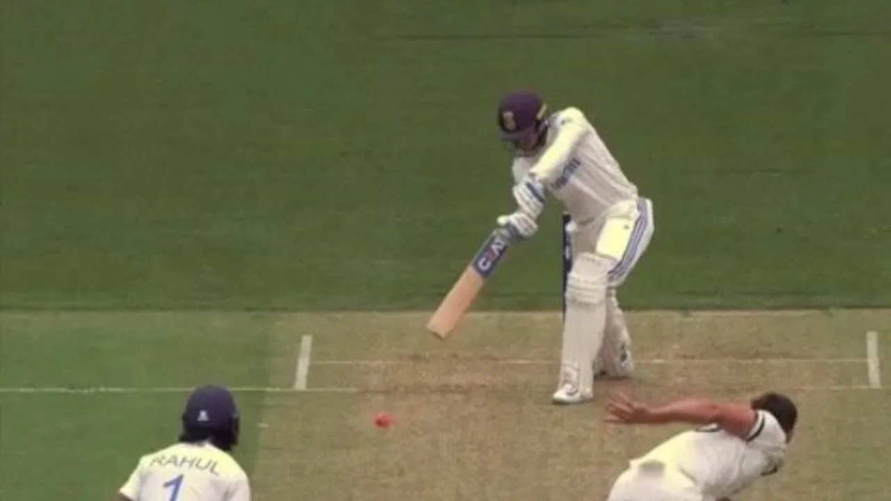 Watch: Shubman Gill smash Mitchell Starc for two consecutive boundaries in first over of AUS vs IND Pink Ball Test