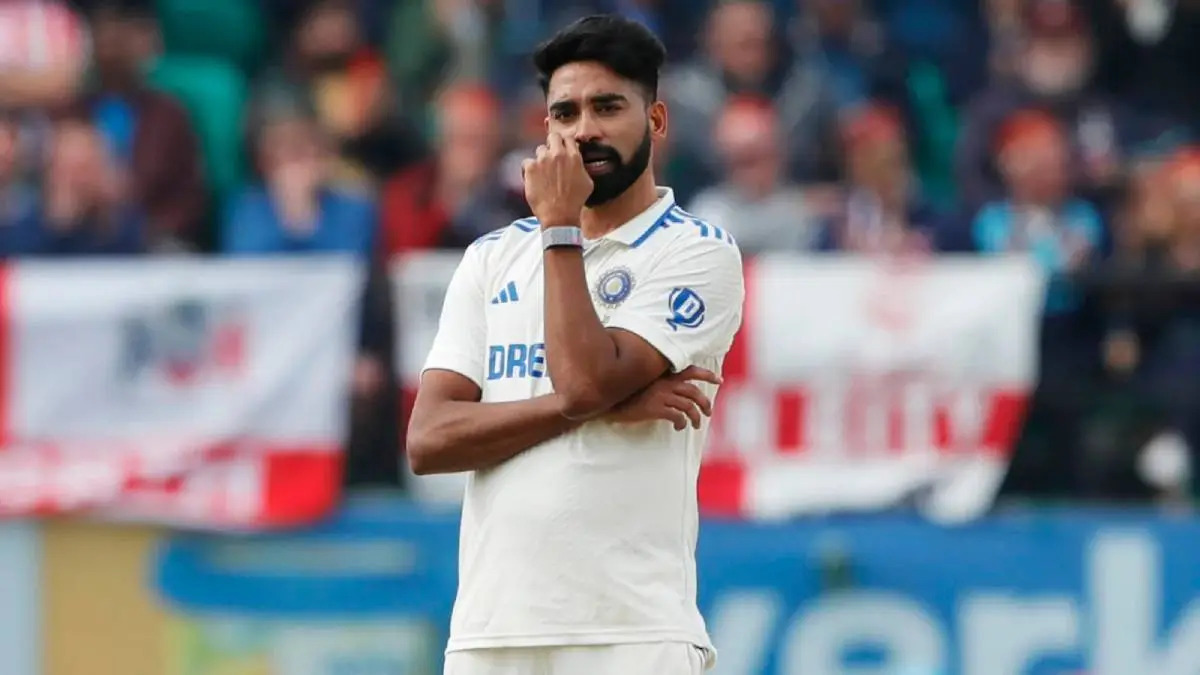 WATCH: Salty Gabba crowd boos Mohammed Siraj after latest spat with Travis Head