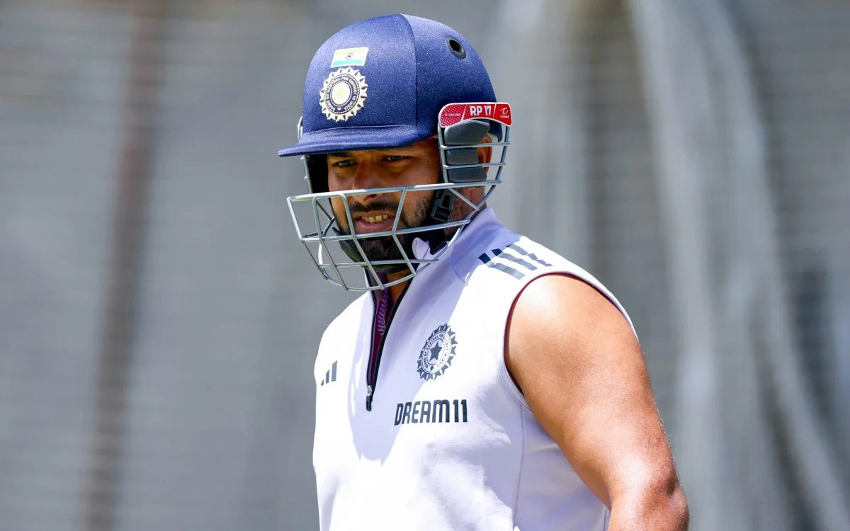 'Respect the first half an hour'- Sunil Gavaskar's advise to Rishabh Pant before of Boxing Day Test