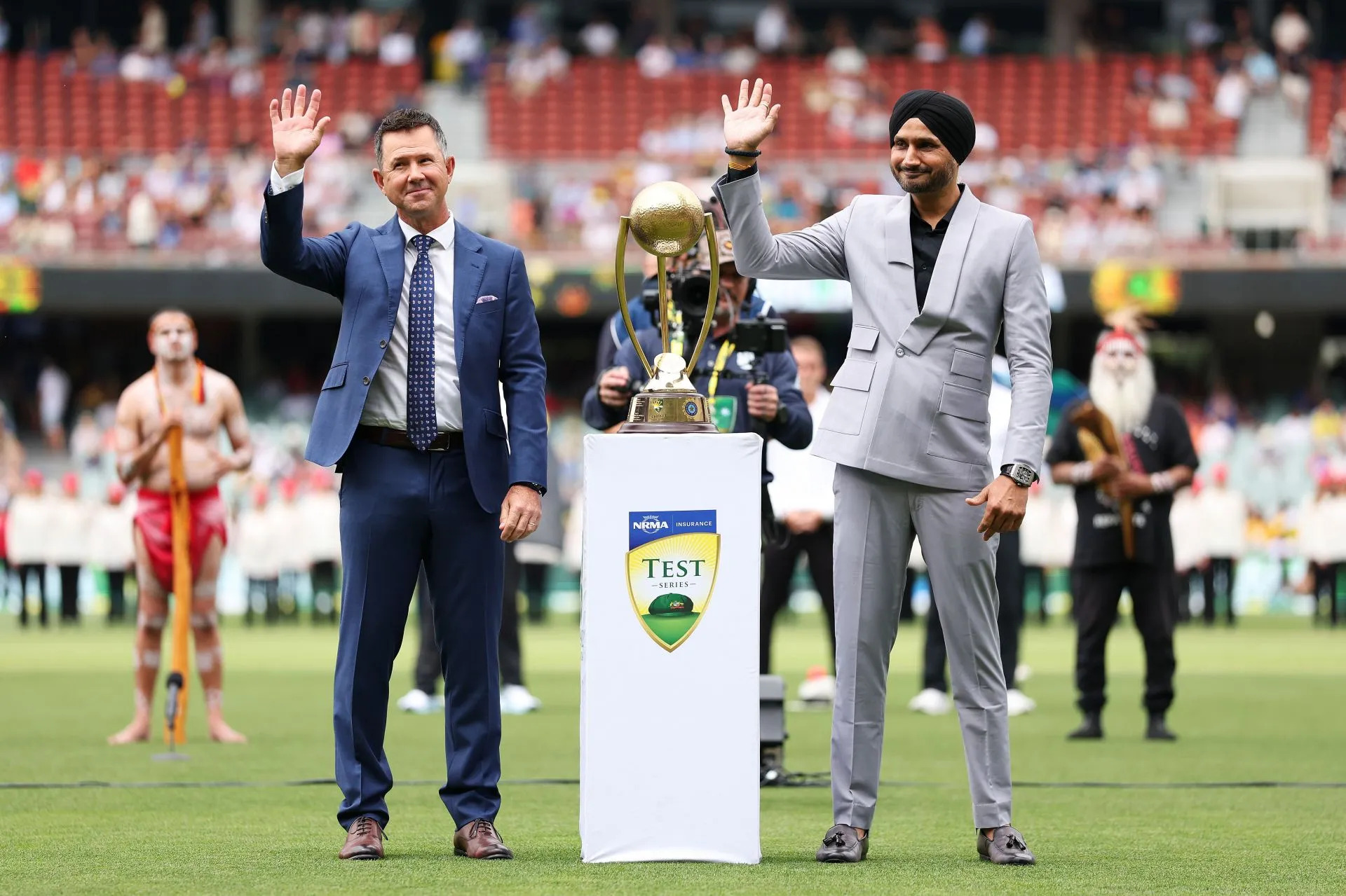 'Puraane cheezo ke upar toh baat hui nahi'- Harbhajan Singh reveals chat with Ricky Ponting
