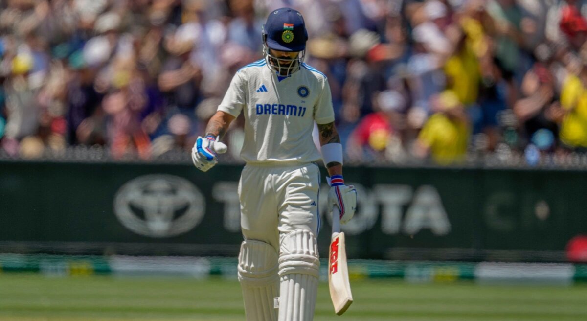Watch: Virat Kohli punches himself in fury after nicking outside off in Sydney