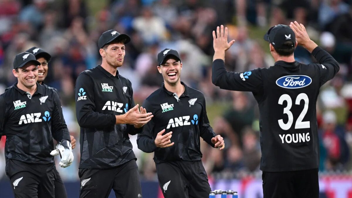 Twitter Reactions: Theekshana's hattrick in vain as New Zealand seal series with win vs Sri Lanka in 2nd ODI