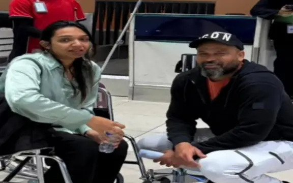 Yusuf Pathan helps physically disabled lady in Jeddah to board Mumbai flight 