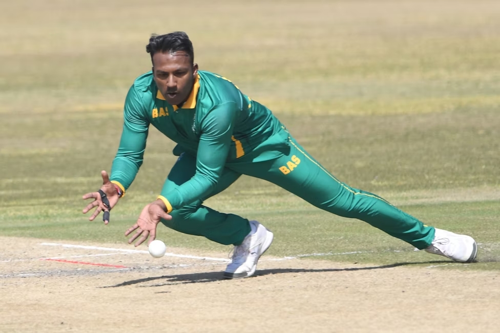 Why are South Africa fielding 4 debutants a week before Champions Trophy?
