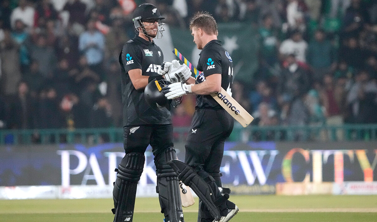 Twitter Reactions: Glenn Phillips, Mitchell Santner lead New Zealand to dominant win over Pakistan