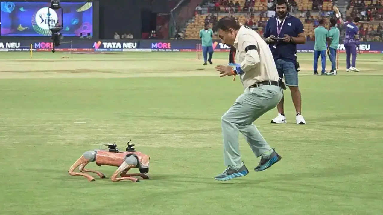 WATCH: Sunil Gavaskar plays with IPL pet Champak; video goes viral