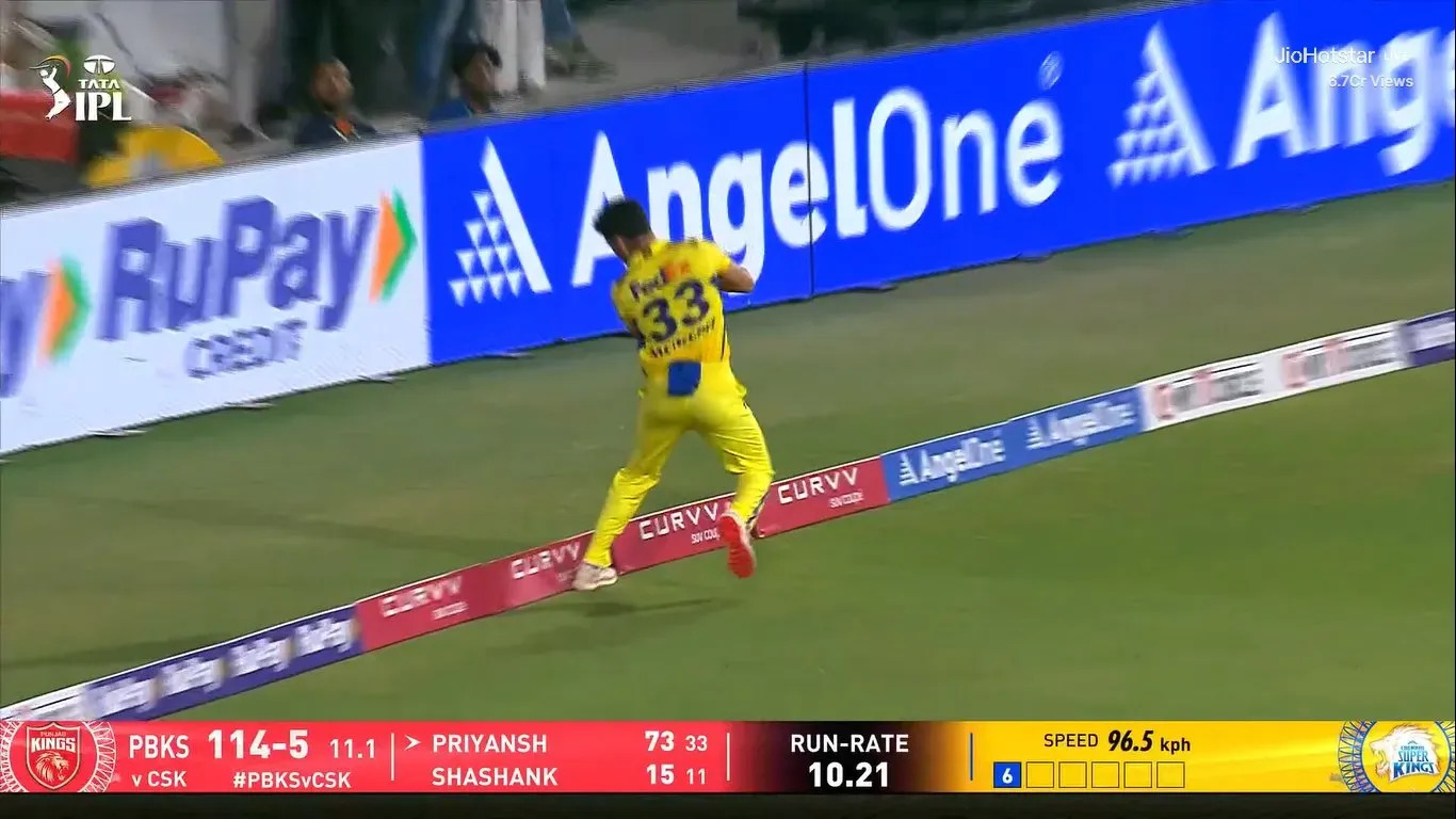 IPL 2025: Mukesh Choudhary steps on boundary cushion while trying Priyansh Arya's catch