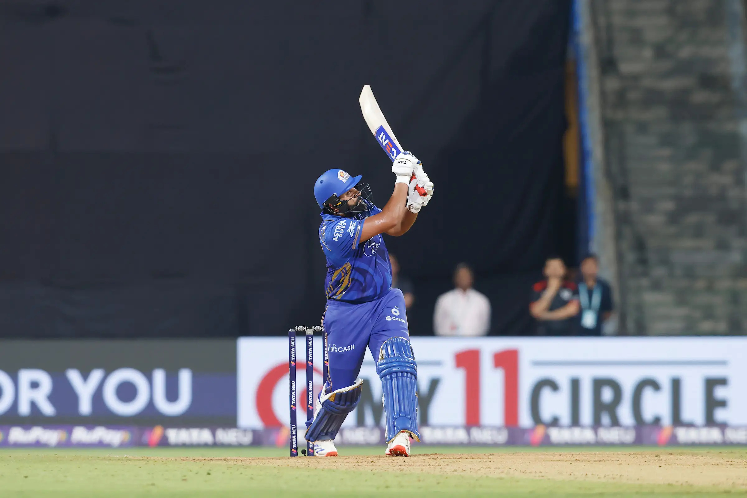 [WATCH] Rohit Sharma's trademark pull shot off Mohammed Shami's bowling in IPL 2025