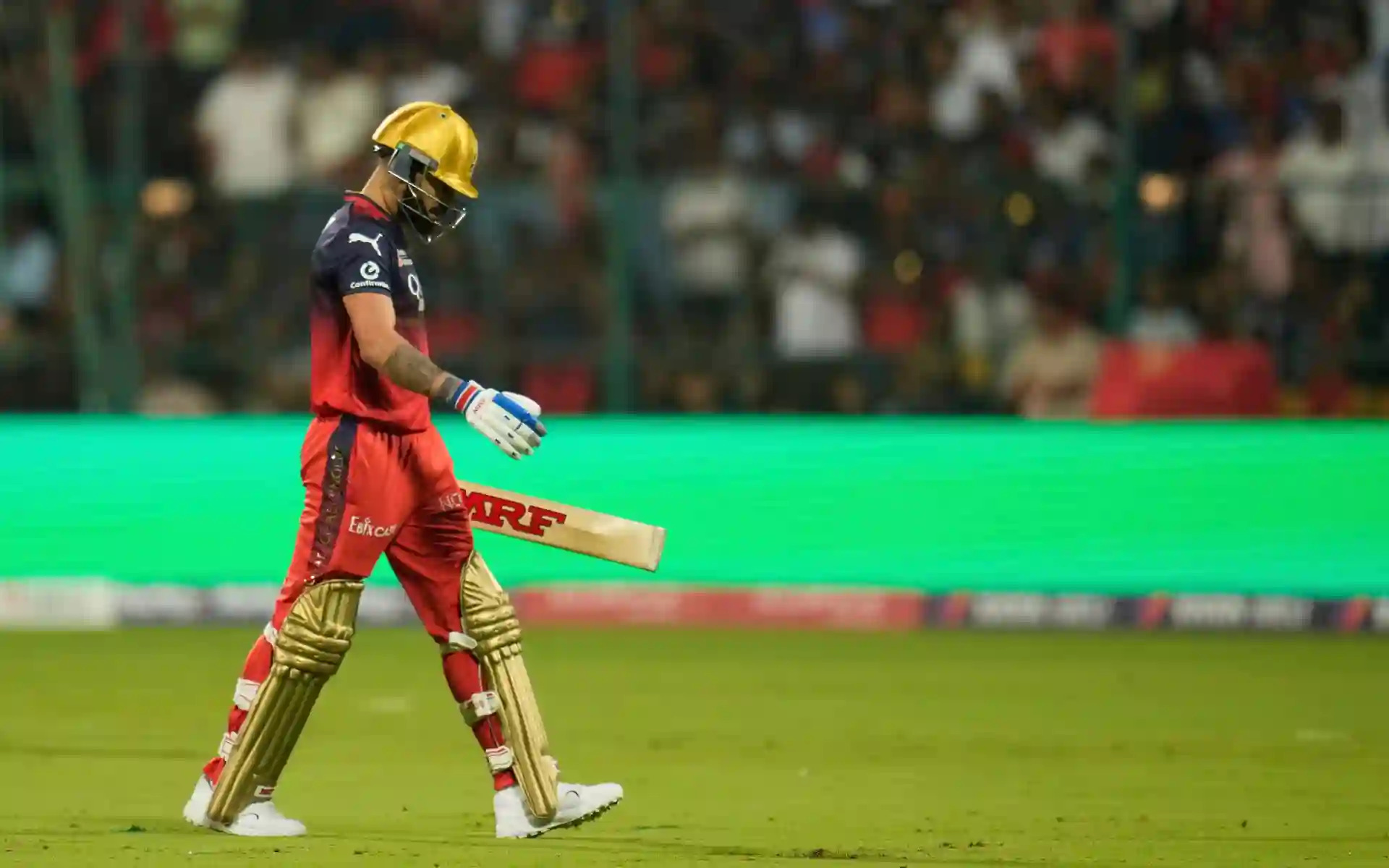 1745001624321 virat kohli wicket