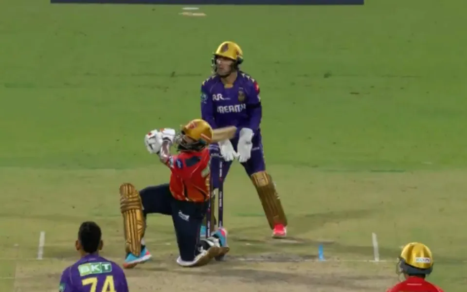 [WATCH] IPL 2025: Prabhsimran Singh's amazing switch hit off Sunil Narine results in maximum