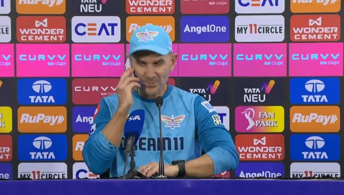 [WATCH] Justin Langer answers call from reporter's mother, updates on Mayank Yadav's quick recovery