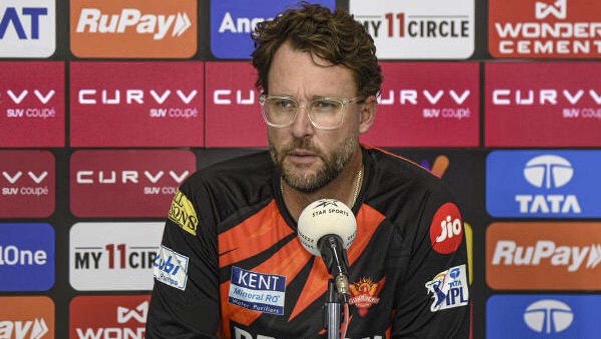 'We wanted to bowl first because the conditions were vastly different'- Daniel Vettori points reasons behind SRH's one-sided loss vs MI
