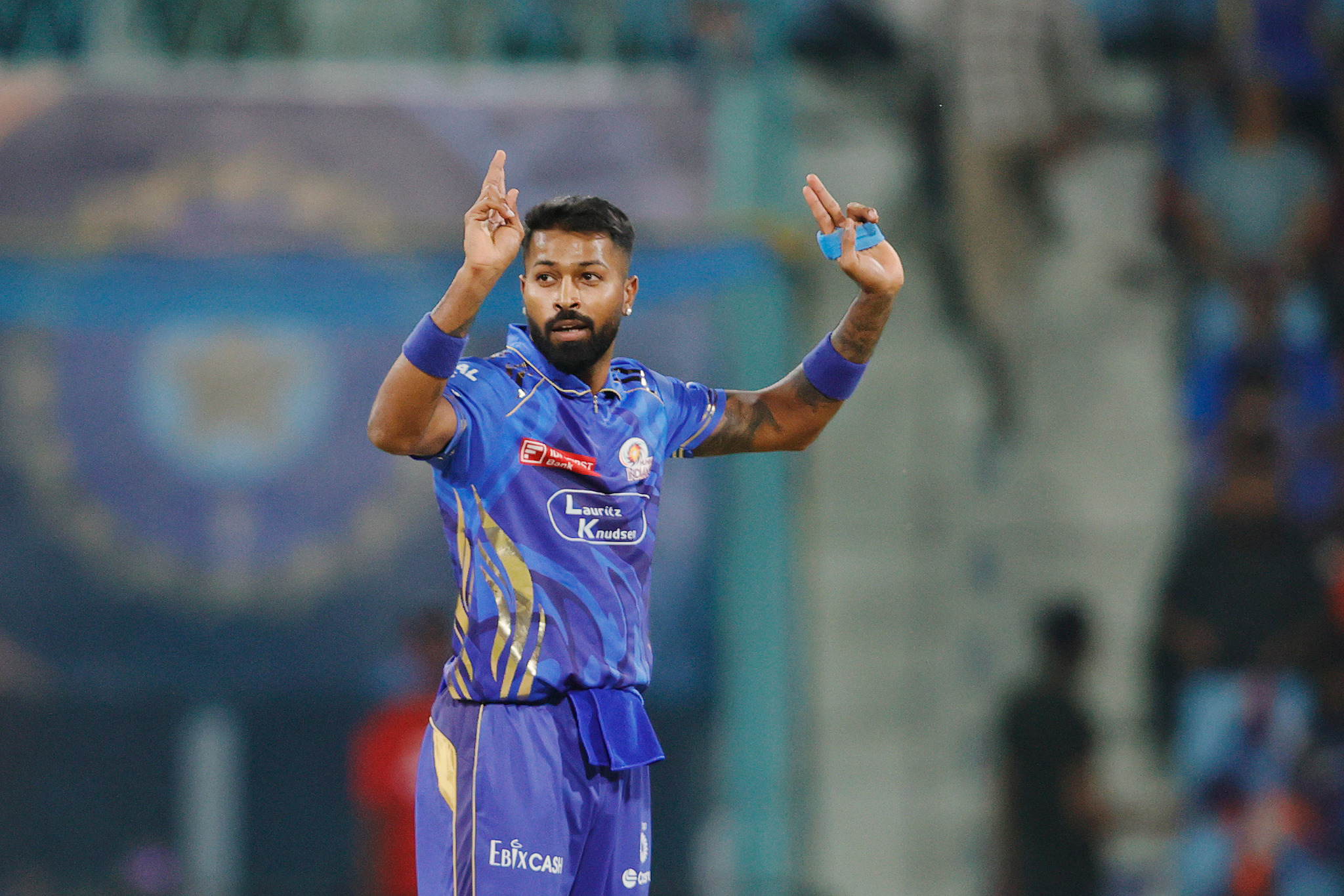 Twitter Reactions: Hardik Pandya becomes first -ever IPL captain to pick five wicket haul