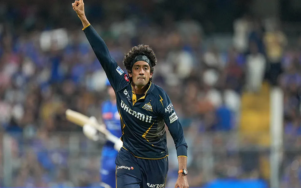 [WATCH] IPL 2025: Sai Kishore out Suryakumar Yadav and Hardik Pandya in successive overs