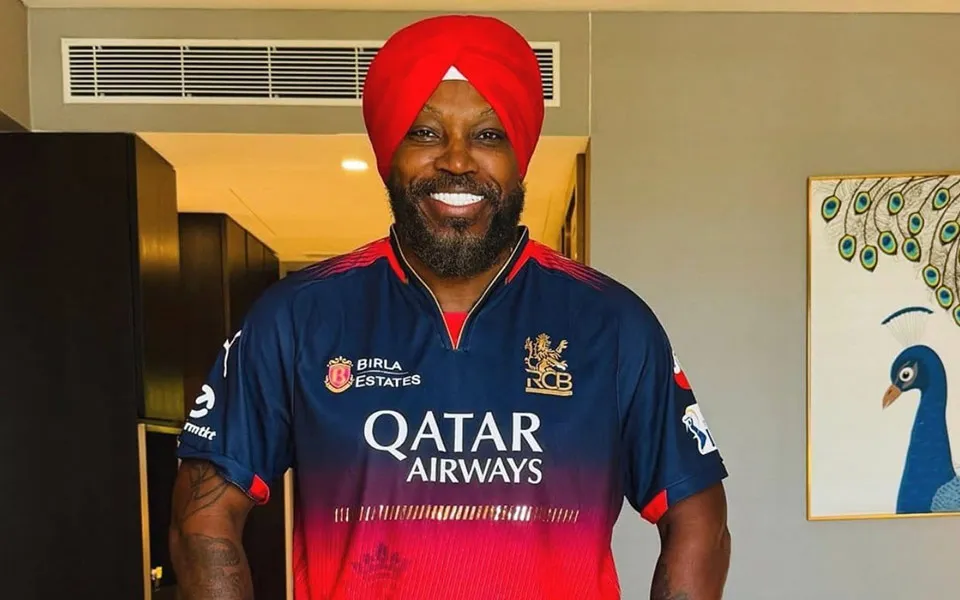 IPL 2025: Chris Gayle dons Punjabi turban with RCB jersey ahead of final, look goes viral