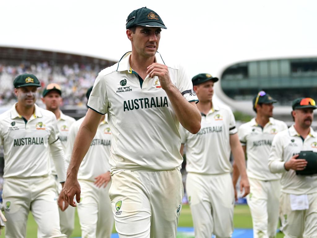 Australia Suffer first defeat in a final in 15 years, as Hazlewood, Starc's streak end