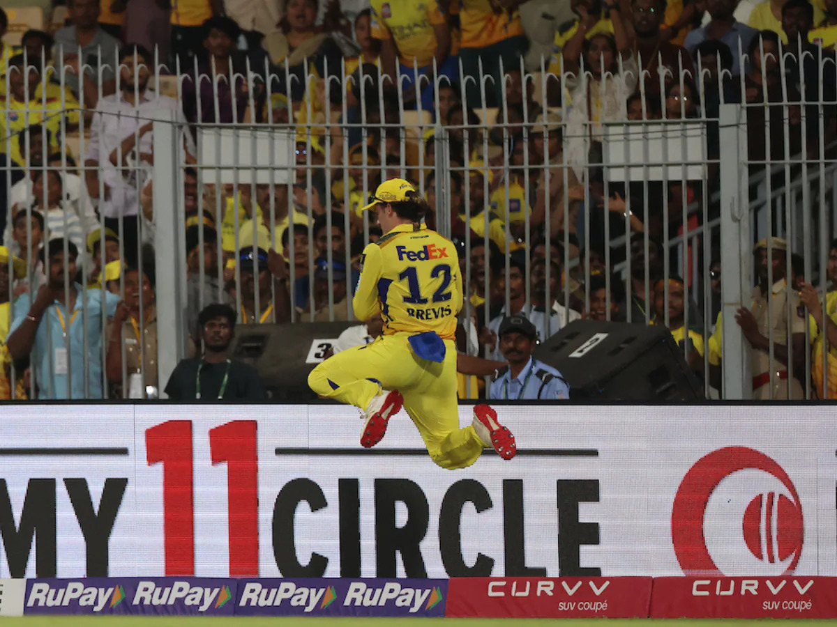 MCC brings new fielding law, making 'rabbit hops' boundary catches illegal