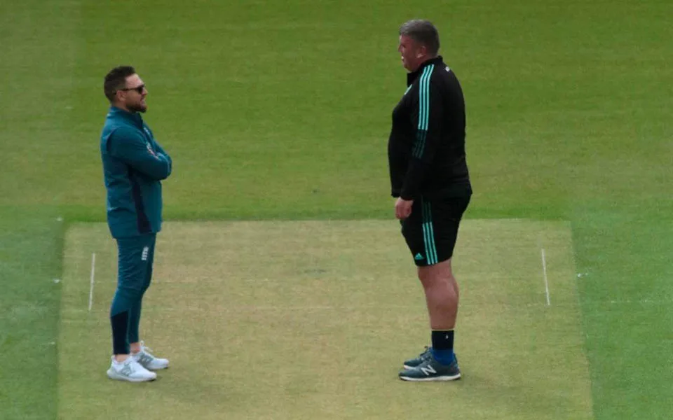 ENG vs IND 2025: Aakash Chopra slams Oval pitch curator for 'double standards' as old photo shows him standing on pitch
