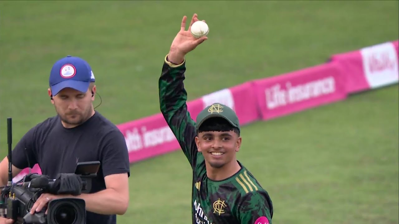 [WATCH] Vitality Blast 2025: Farhan Ahmed takes amazing hat-trick and five-for vs Lancashire