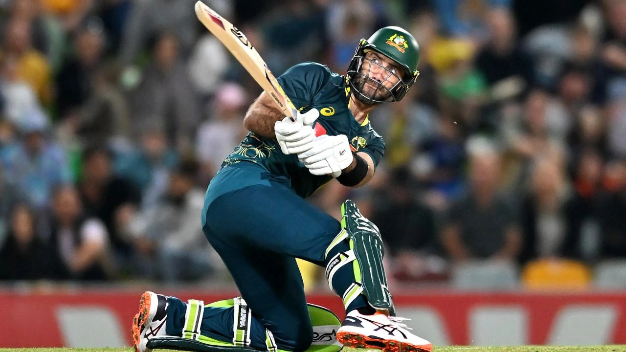 Maxwell Back, Edwards & Beardman Added to Australia Squads