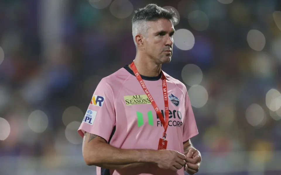 'Enjoy the bumpy ride' - Kevin Pietersen takes hilarious jibe at Test batters after Ashes opener ends in two days