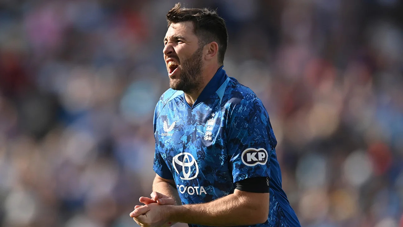 Overton’s 68 in Vain as Tickner Wrecks England for 222