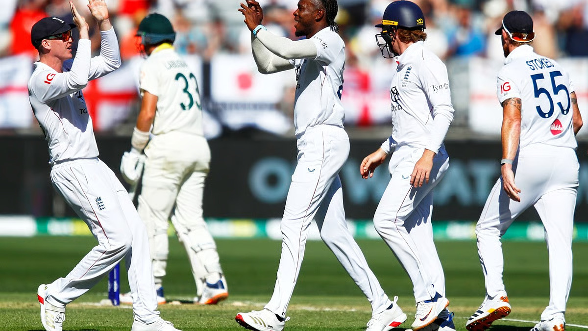 Ashes 2025-26: Australia vs England Highlights & Review – 1st Test, Day 1
