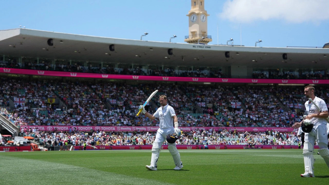 Ashes 2025-26: Australia vs England Highlights & Review – 5th Test, Day 2
