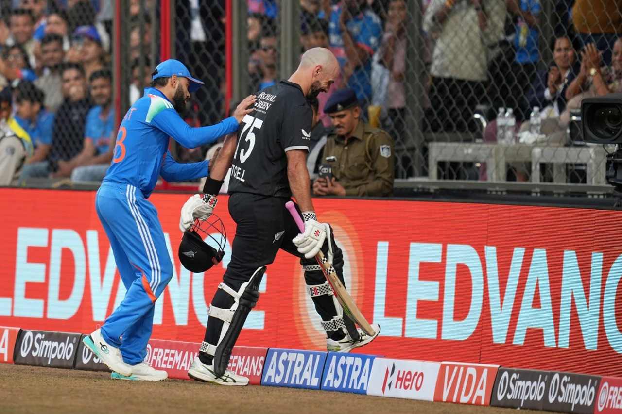 [WATCH] IND vs NZ 2026: Virat Kohli playfully pushes Daryl Mitchell off the field after Indore ODI century